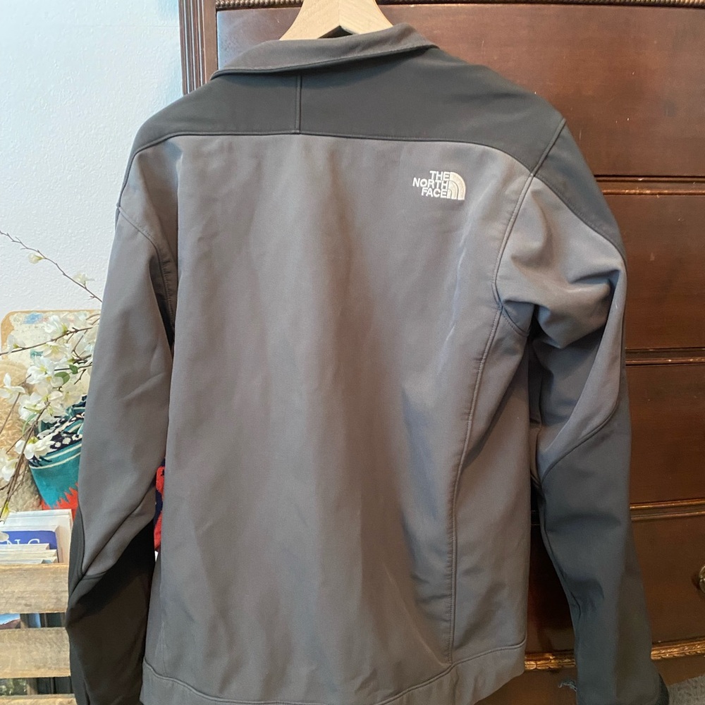 The North Face Men's Two-Tone Gray Performance Jacket